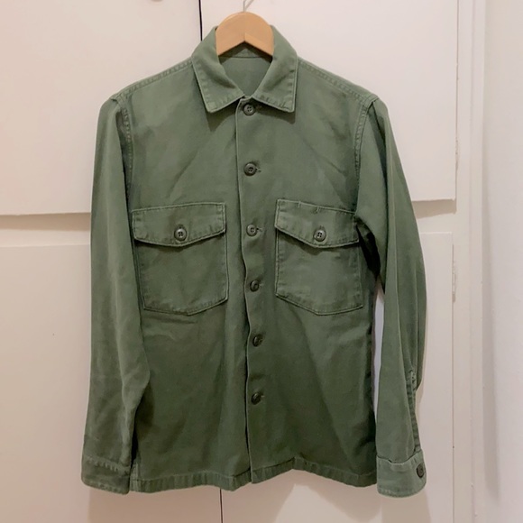 *VINTAGE* 1970s MILITARY GREEN SHIRT JACKET - Men’s Small - Picture 1 of 3